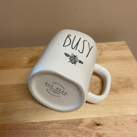 Beautiful New Rae Dunn Busy Bee Mug Yellow/White - Picture 3 of 3